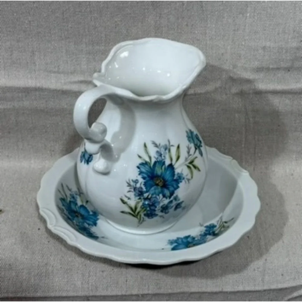 Inarco Japan Blue Floral Pitcher & Bowl Set Vintage Porcelain E-4542 White Blue
